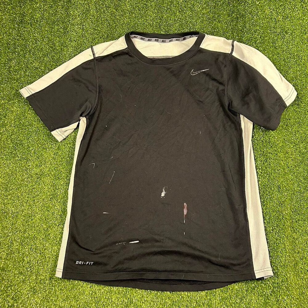 Nike Men's Black and Grey T-shirt